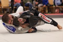 Judo - 2. Bundesliga - Männer - Saison 2024/25 - Judo - ESV Ingolstadt - Rüsselsheim-  - Tareq Jamal schwarz ESV - Dominik Bernard weiss Rüsselsheim - Foto: Meyer Jürgen