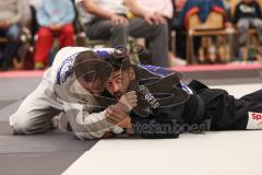 Judo - 2. Bundesliga - Männer - Saison 2024/25 - Judo - ESV Ingolstadt - Rüsselsheim-  - Tareq Jamal schwarz ESV - Dominik Bernard weiss Rüsselsheim - Foto: Meyer Jürgen