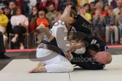 Judo - 2. Bundesliga - Männer - Saison 2024/25 - Judo - ESV Ingolstadt - Rüsselsheim-  - David Kuttalek schwarz ESV  - Luca Grund weiss Rüsselsheim - Foto: Meyer Jürgen