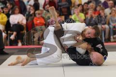 Judo - 2. Bundesliga - Männer - Saison 2024/25 - Judo - ESV Ingolstadt - Rüsselsheim-  - David Kuttalek schwarz ESV  - Luca Grund weiss Rüsselsheim - Foto: Meyer Jürgen