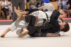 Judo - 2. Bundesliga - Männer - Saison 2024/25 - Judo - ESV Ingolstadt - Rüsselsheim-  - Georg Buschmann schwarz ESV - Ian Störmer weiss Rüsselsheim - Foto: Meyer Jürgen