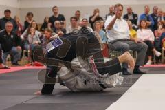 Judo - 2. Bundesliga - Männer - Saison 2024/25 - Judo - ESV Ingolstadt - Rüsselsheim-  - Tareq Jamal schwarz ESV - Dominik Bernard weiss Rüsselsheim - Foto: Meyer Jürgen