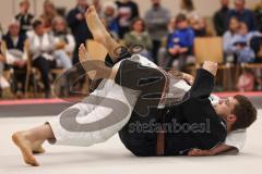 Judo - 2. Bundesliga - Männer - Saison 2024/25 - Judo - ESV Ingolstadt - Rüsselsheim-  - Georg Buschmann schwarz ESV - Ian Störmer weiss Rüsselsheim - Foto: Meyer Jürgen