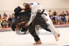 Judo - 2. Bundesliga - Männer - Saison 2024/25 - Judo - ESV Ingolstadt - Rüsselsheim-  - Mohamed Montassar Rouahi - Florian Birk weiss Rüsselsheim - Foto: Meyer Jürgen