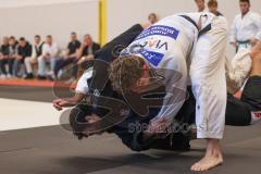 Judo - 2. Bundesliga - Männer - Saison 2024/25 - Judo - ESV Ingolstadt - Rüsselsheim-  - Mohamed Montassar Rouahi schwarz ESV -  - Nils Faßmann weiss Rüsselsheim - Foto: Meyer Jürgen