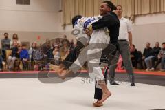 Judo - 2. Bundesliga - Männer - Saison 2024/25 - Judo - ESV Ingolstadt - Rüsselsheim-  - Jose Ryan da Silva Bruno schwarz ESV  - Miriam Abbaszade weiss Rüsselsheim - Foto: Meyer Jürgen