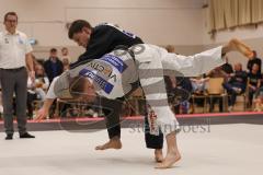 Judo - 2. Bundesliga - Männer - Saison 2024/25 - Judo - ESV Ingolstadt - Rüsselsheim-  - Georg Buschmann schwarz ESV - Ian Störmer weiss Rüsselsheim - Foto: Meyer Jürgen