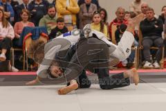 Judo - 2. Bundesliga - Männer - Saison 2024/25 - Judo - ESV Ingolstadt - Rüsselsheim-  - Tsanidis Dimitros schwarz ESV - Jaron Ivanov weiss Rüsselsheim - Foto: Meyer Jürgen