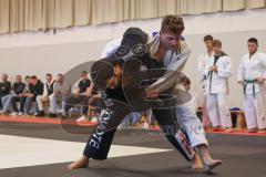 Judo - 2. Bundesliga - Männer - Saison 2024/25 - Judo - ESV Ingolstadt - Rüsselsheim-  - Mohamed Montassar Rouahi schwarz ESV -  - Nils Faßmann weiss Rüsselsheim - Foto: Meyer Jürgen