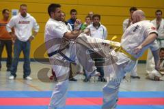 Deutsche Kyokushin- Karate Meisterschaft Vollkontakt 2012 - links der Ingolstädter Georg Matuschik und rechts aus Berlin im Finale Bernhard Pandzi