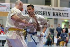 Deutsche Kyokushin- Karate Meisterschaft Vollkontakt 2012 - rechts der Ingolstädter Georg Matuschik und links aus Berlin im Finale Bernhard Pandzi