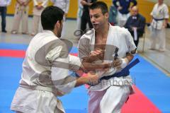 Deutsche Kyokushin- Karate Meisterschaft Vollkontakt 2012 - rechts der Ingolstädter Georg Matuschik und links der Münchener Alexander Spivak