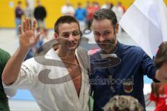 Deutsche Kyokushin- Karate Meisterschaft Vollkontakt 2012 - links der Ingolstädter Georg Matuschik und sein Trainer Andreas Rosenhammer