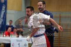 Deutsche Kyokushin- Karate Meisterschaft Vollkontakt 2012 - links der Ingolstädter Georg Matuschik und sein Trainer Andreas Rosenhammer