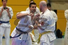 Deutsche Kyokushin- Karate Meisterschaft Vollkontakt 2012 - links der Ingolstädter Georg Matuschik und rechts aus Berlin im Finale Bernhard Pandzi