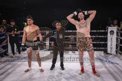 Gladiator Fight Night 2022; Saturn Arena Ingolstadt; Kickboxen, Finale Turnier um die Krone, rechts Lukas Achterberg trifft Joilton Peregrino am Kinn und der Kampf ist aus technisches KO, Sieger Achterberg