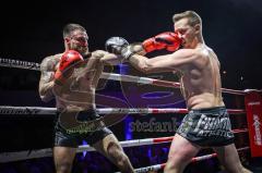 NIGHT 4 FIGHT, Stadttheater Ingolstadt, Kickboxen, K1, Europameisterschaft - Vincent Ludwig (Ingolstadt rote Handschuhe) gegen Wassili Gebel (Megesheim), Ludwig Sieger nach Punkten