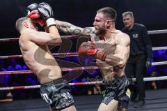 NIGHT 4 FIGHT, Stadttheater Ingolstadt, Kickboxen, K1, Europameisterschaft - Vincent Ludwig (Ingolstadt rote Handschuhe) gegen Wassili Gebel (Megesheim), Ludwig Sieger nach Punkten