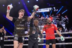 Gladiator Fight Night 6; Festsaal Ingolstadt; Deutsche Meisterschaft Mittelgewicht K1 WKU; Albijon Morina gegen Amin Farmi (mit Bart). Morina gewinnt nach Punkten