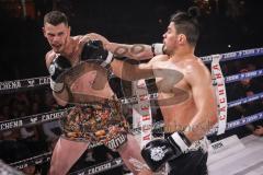 Gladiator Fight Night 2022; Saturn Arena Ingolstadt; Kickboxen, Finale Turnier um die Krone, links Lukas Achterberg und Joilton Peregrino