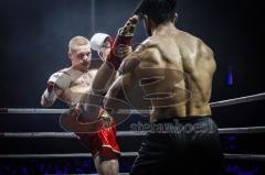 NIGHT 4 FIGHT, Stadttheater Ingolstadt, Kickboxen, K1, Europameisterschaft, Titelkampf ISKA EM bis 75 kg, Sieger nach Punkten Daniel Jäger (rote Hose) gegen Zsaiid Aydaev (schwarze Hose)