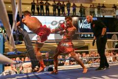 Kickboxen und K1 - Westpark Plaza - Gashi Bayram rote Hose schwarze Haare Kickboxtempel Ingolstadt - Yunus Korkmaz orange Hose mit Haarzopf Neuperlach - Foto: Jürgen Meyer