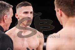 Gladiator Fight Night 2022; Saturn Arena Ingolstadt; Kickboxen, Boxen; Anis Cecunjanin links gegen Dominik Gräser