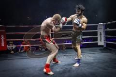 NIGHT 4 FIGHT, Stadttheater Ingolstadt, Kickboxen, K1, Europameisterschaft, Titelkampf ISKA EM bis 75 kg, Sieger nach Punkten Daniel Jäger (rote Hose) gegen Zsaiid Aydaev (schwarze Hose)