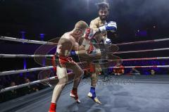 NIGHT 4 FIGHT, Stadttheater Ingolstadt, Kickboxen, K1, Europameisterschaft, Titelkampf ISKA EM bis 75 kg, Sieger nach Punkten Daniel Jäger (rote Hose) gegen Zsaiid Aydaev (schwarze Hose)