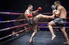 NIGHT 4 FIGHT, Stadttheater Ingolstadt, Kickboxen, K1, Europameisterschaft - Vincent Ludwig (Ingolstadt rote Handschuhe) gegen Wassili Gebel (Megesheim), Ludwig Sieger nach Punkten