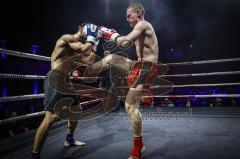 NIGHT 4 FIGHT, Stadttheater Ingolstadt, Kickboxen, K1, Europameisterschaft, Titelkampf ISKA EM bis 75 kg, Sieger nach Punkten Daniel Jäger (rote Hose) gegen Zsaiid Aydaev (schwarze Hose)