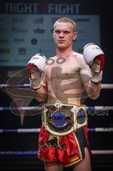 NIGHT 4 FIGHT, Stadttheater Ingolstadt, Kickboxen, K1, Europameisterschaft, Titelkampf ISKA EM bis 75 kg, Sieger nach Punkten Daniel Jäger (rote Hose) gegen Zsaiid Aydaev (schwarze Hose)