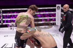 Gladiator Fight Night 6; Festsaal Ingolstadt; Deutsche Meisterschaft Mittelgewicht K1 WKU; Albijon Morina gegen Amin Farmi (mit Bart). Morina gewinnt nach Punkten