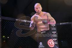 MMA - Young Blood Night - YBN Championship -77 kg - MARIO WITTMANN Ingolstadt gegen VLADIMIR FEDIN aus St. Petersburg, Russland - Urteil No Contest nach angeblichen Tiefschlag - Konzentration vor dem Kampf