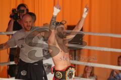 Kickboxen - Vollkontakt - WM Kampf  - WKN K1 bis 58,5 Kg - Sieger Szajko Jan rote Hose Kickboxtempel Ingolstadt - Huet Ougo schwarze Hose Osman Gym - Foto: Jürgen Meyer