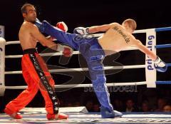 Kickboxen - Johannes Wolf gegen Arslan Mesut. Wolf siegt in der 4. Runde durch KO