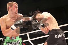 2. Gladiators Fight Night - Hauptkampf - Sieger nach Punkten Burhan Avdili (Schwarze Hose) aus Ingolstadt - Daniel Vogel (grüne Hose) aus der Schweiz