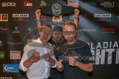 Gladiator Fightnight - Offizielles Wiegen - Karl Ettinger links - Karl Straub rechts - Foto: Jürgen Meyer