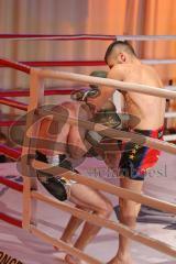 Kickboxen - Vollkontakt - WM Kampf  - WKN K1 bis 58,5 Kg - Szajko Jan rote Hose Kickboxtempel Ingolstadt - Huet Ougo schwarze Hose Osman Gym - Foto: Jürgen Meyer