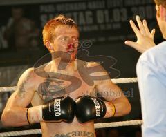 Kickbox WM am 1.3.08 Ingolstadt - Rene Kretschmar gegen Lorand Sachs. Rene wird angezählt