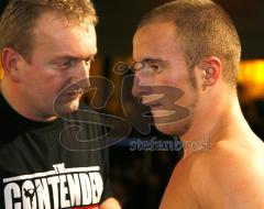 Kickbox WM am 1.3.08 Ingolstadt - Dardan Morina mit Trainer Herbert Hainzinger