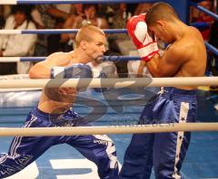 Kickboxen - Gala - Abschiedskampf Jens Lintow - EM Johannes Wolf gegen Nabil MAJOUBI immer zum Körper des Franzosen