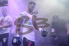 Gladiator Fightnight 3 - K1 Kickboxen - Deutsche Meisterschaft, Männer bis 70 kg, Egzon Gashi (Ingolstadt, schwarze Hose) gegen Murat Inan (Überlingen, schwarz-grüne Hose), Sieger Abbruch 3. Runde Murat Inan, Einmarsch