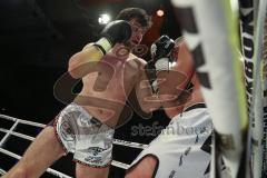 Gladiator Fightnight 3 - K1 Kickboxen - Weltmeisterschaft, Männer bis 83 kg, Avdili Burhan (Ingolstadt, weiß-orange Hose) gegen David Meduna (Tschechien, weiße Hose), Sieger KO 4. Runde Burhan Avdili