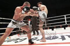 Gladiator Fightnight 3 - K1 Kickboxen - Weltmeisterschaft, Männer bis 83 kg, Avdili Burhan (Ingolstadt, weiß-orange Hose) gegen David Meduna (Tschechien, weiße Hose), Sieger KO 4. Runde Burhan Avdili