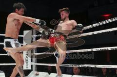 Gladiator Fightnight 3 - K1 Kickboxen - Deutsche Meisterschaft, Männer bis 67 kg, Chriss Vass (Ingolstadt, rote Hose) gegen Ali Nazari (Lauingen, weisse Hose), Sieger Vass nach Punkten 2:1