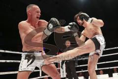 Gladiator Fightnight 3 - K1 Kickboxen - Weltmeisterschaft, Männer bis 83 kg, Avdili Burhan (Ingolstadt, weiß-orange Hose) gegen David Meduna (Tschechien, weiße Hose), Sieger KO 4. Runde Burhan Avdili