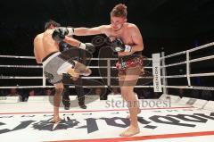 Gladiator Fightnight 3 - K1 Kickboxen - Deutsche Meisterschaft, Männer bis 67 kg, Chriss Vass (Ingolstadt, rote Hose) gegen Ali Nazari (Lauingen, weisse Hose), Sieger Vass nach Punkten 2:1