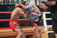 Kickboxen - K1 - Plaza Fights - Europameisterschaft K1 bis 59 KG, Jan Szajko (Ingolstadt schwarze Hose), Gegner Totts Tarik (Genua, rote Hose) links