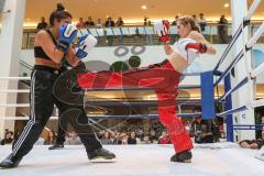 Kickboxen - K1 - Plaza Fights - VK International Deutsche Pro AM Damen bis 56 KG - Carolin Lasota (Ingolstadt, rote Hose) gegen Melissa Baldini (Genua, schwarze Hose)